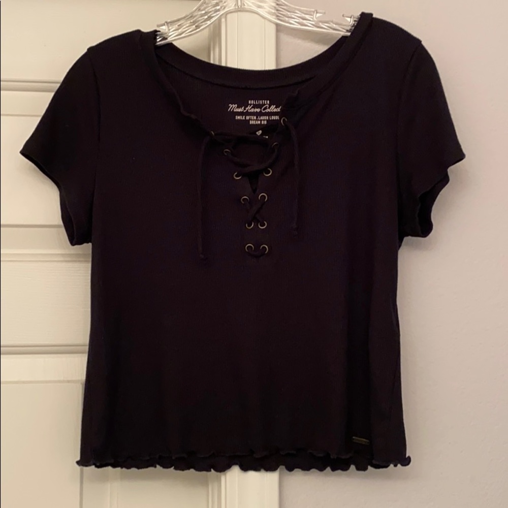 NEW HOLLISTER MUST HAVE COLLECTION TEE